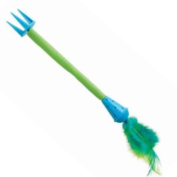 קונג, מקל גמיש עם נוצה המתחבר כמעט לכל משטח גירוד ומגרה את החתול לשחק