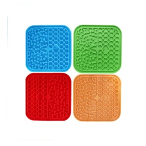 משטח ליקוק מסיליקון - לכלב/חתול - שני גדלים לבחירה