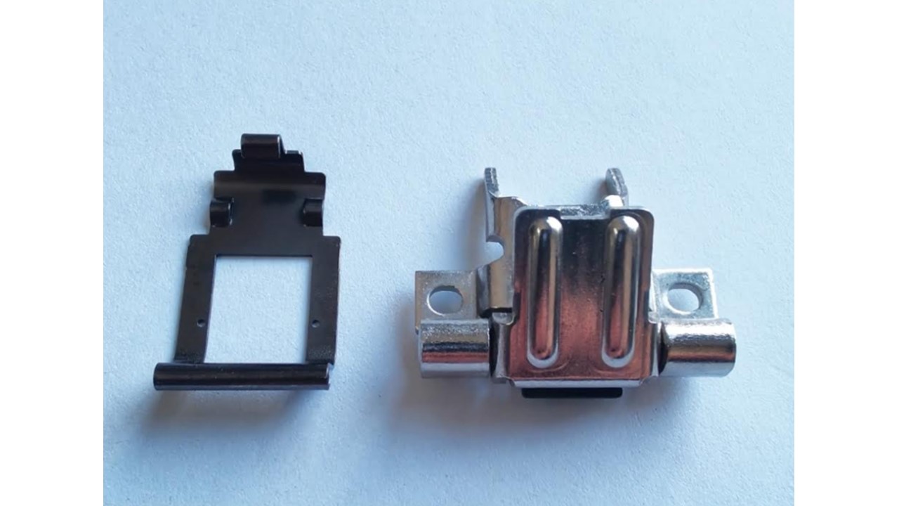 Heiniger, להב נעילה + קפיץ פתיחה למכונת תספורת הייניגר