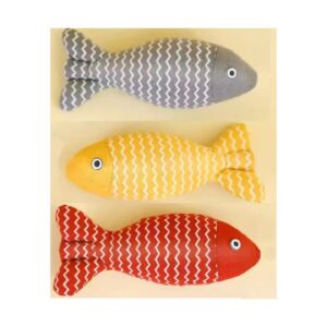 משחק לחתול בצורת דג במילוי קטניפ